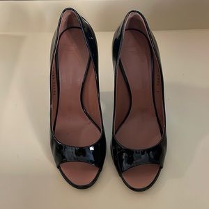 Giuseppe Zanotti Patent leather black with gold heel detail